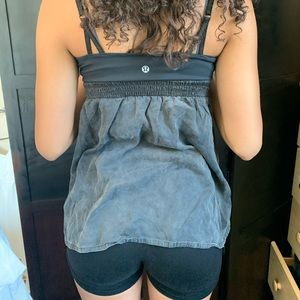 ⚫️⚪️ Lululemon tank